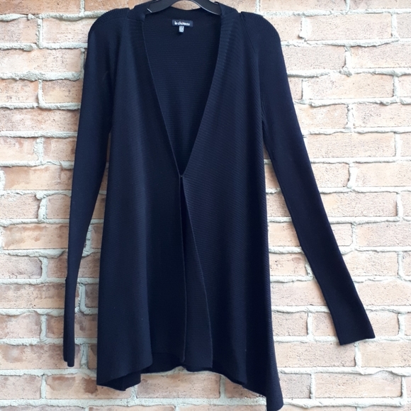 le chateau size S-M Open Front Cardigan